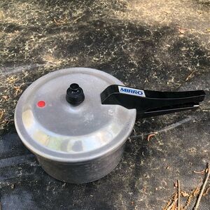 Vintage USA Mirro-Matic Aluminum Pressure Cooker 4-Quart Model M-0404 w/ Weight